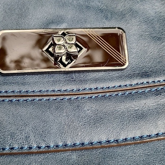 BCBGMAXAZRIA Shoulder Bag Women Blue Leather Buckle Strap Gunmetal Hardware - Picture 8 of 13